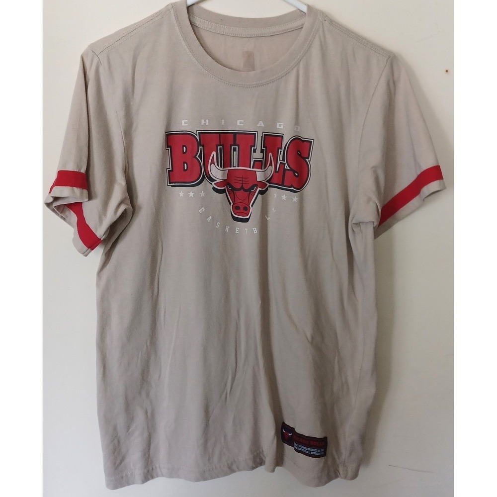 NBA Chicago Bulls T-Shirt Mens M Tan Red Ringer Graphic Tee 66 ICER Brands
